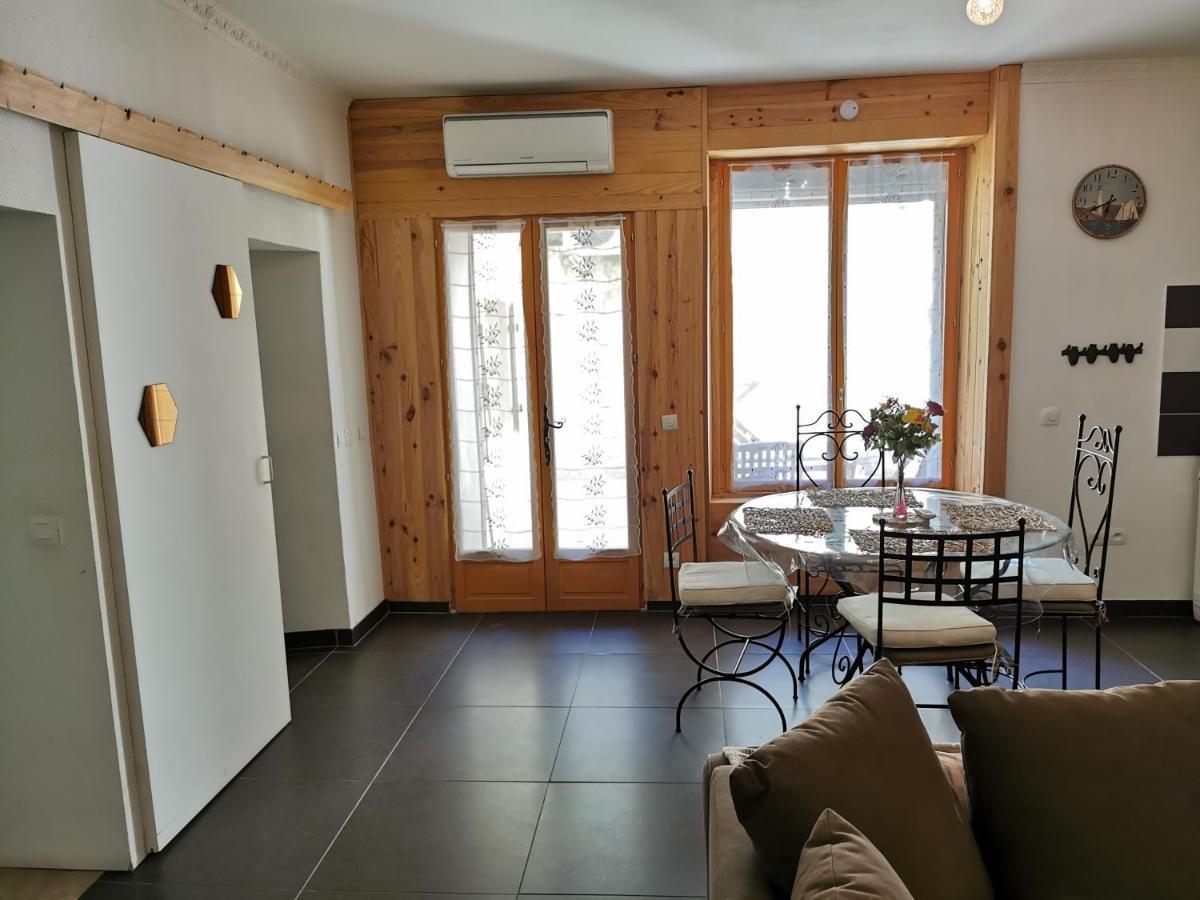 Appartement Les Oliviers à Beaucaire  Extérieur photo