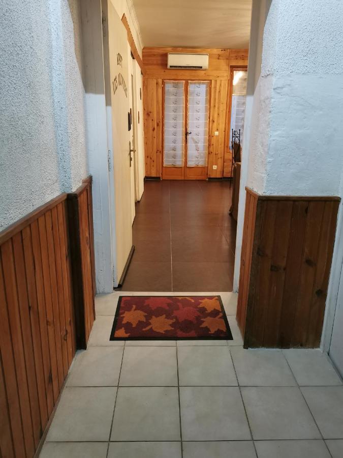 Appartement Les Oliviers à Beaucaire  Extérieur photo